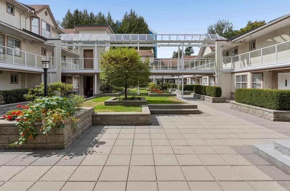 21 5575 PATTERSON AVENUE, Burnaby, BC — Residential for Sale - Main Photo