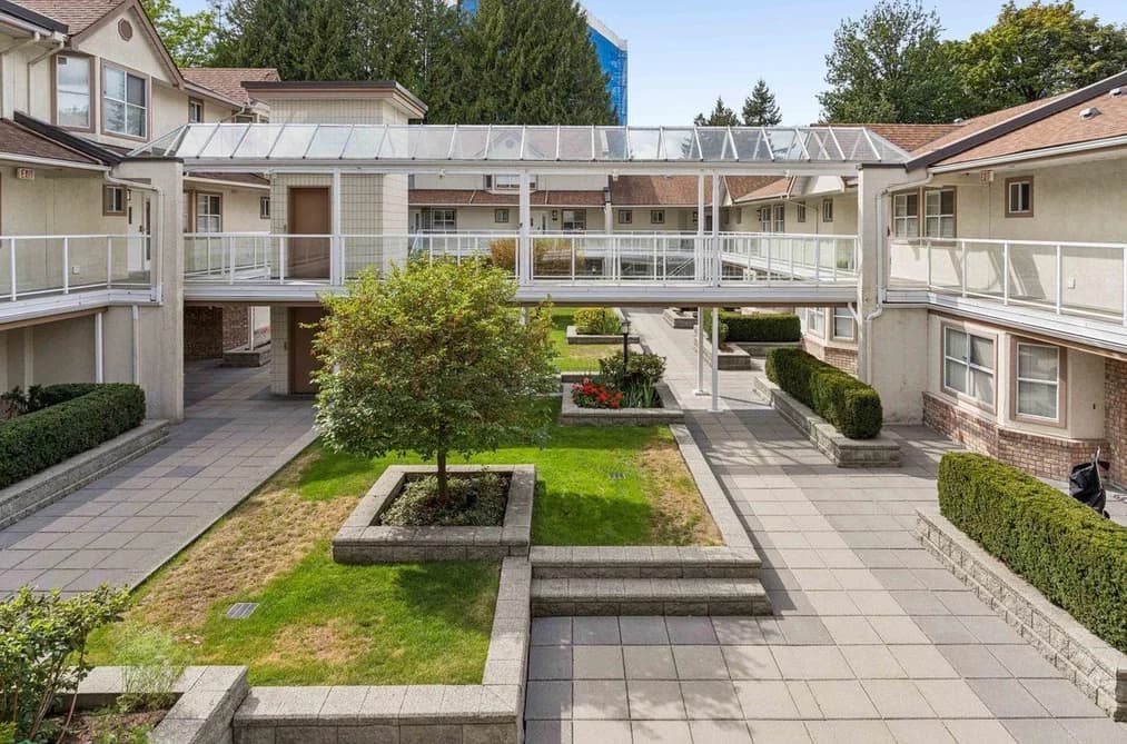 21 5575 PATTERSON AVENUE, Burnaby, BC — Residential for Sale - Photo 2
