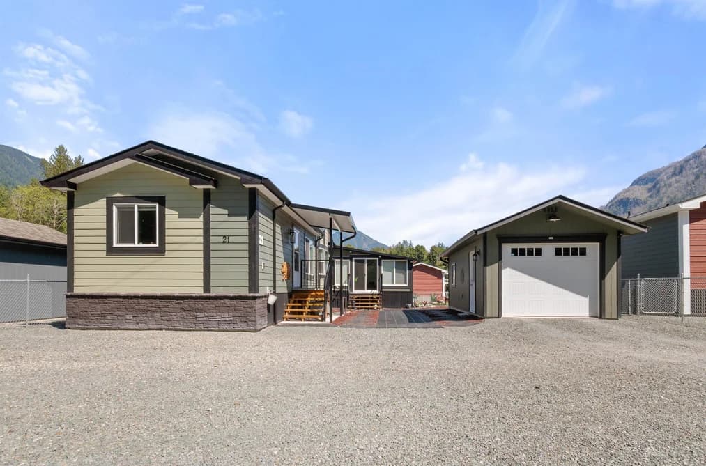 21 59060 LOUGHEED HIGHWAY, Agassiz, BC — Residential for Sale - Main Photo