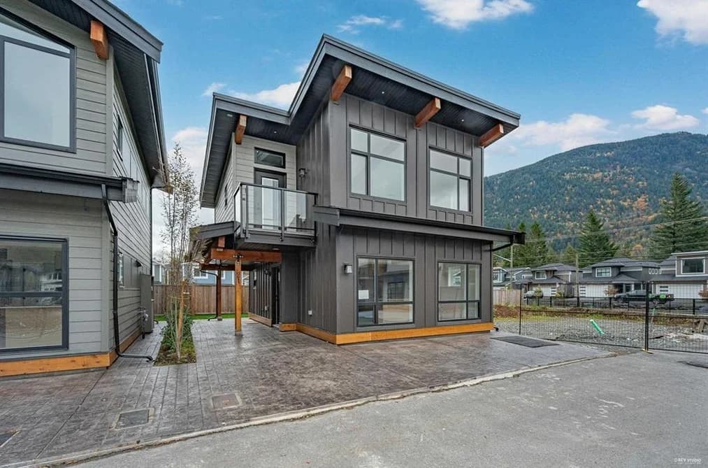21 798 HOT SPRINGS ROAD, Harrison Hot Springs, BC — Residential for Sale - Photo 2