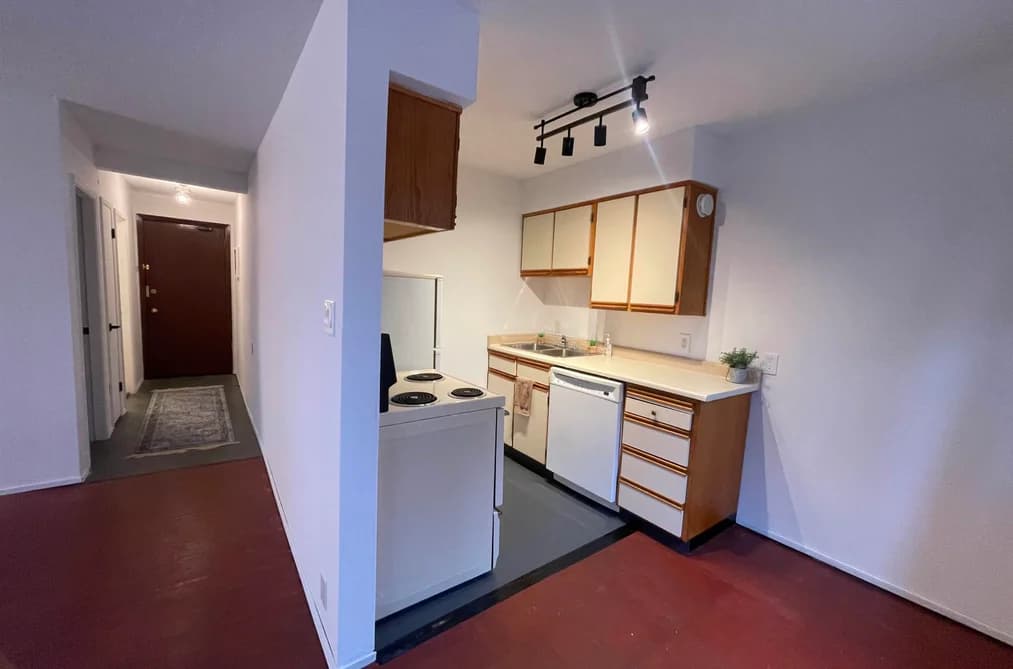 210 1050 JERVIS STREET, Vancouver, BC — Residential for Sale - Photo 2