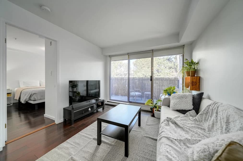 210 1099 E BROADWAY, Vancouver, BC — Residential for Sale - Photo 2