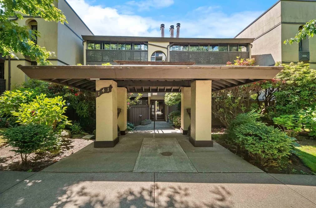 210 141 W 13TH STREET, North Vancouver, BC — Residential for Sale - Main Photo