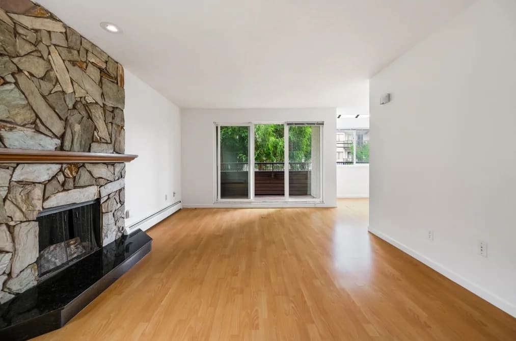 210 1420 8TH AVENUE, Vancouver, BC — Residential for Sale - Photo 2