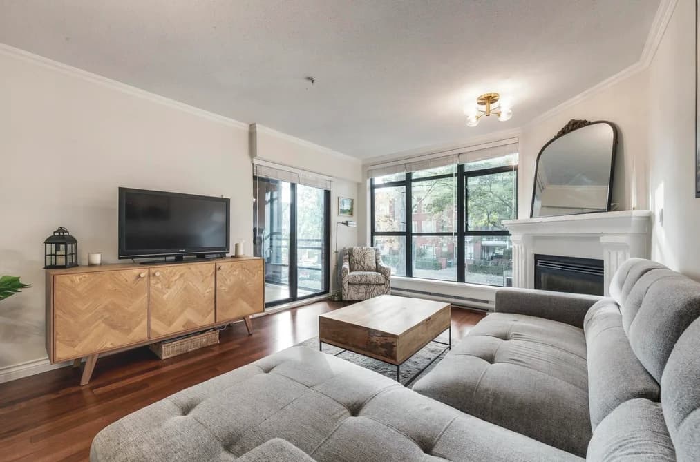 210 2181 W 10TH AVENUE, Vancouver, BC — Residential for Sale - Photo 2