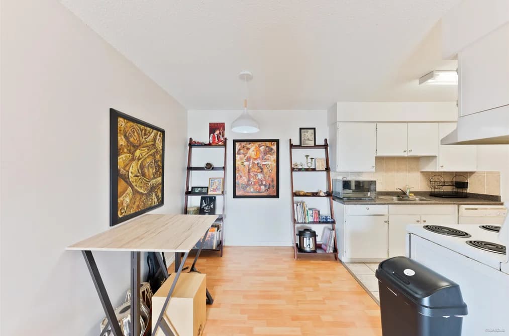 210 230 MOWAT STREET, New Westminster, BC — Residential for Sale - Photo 2