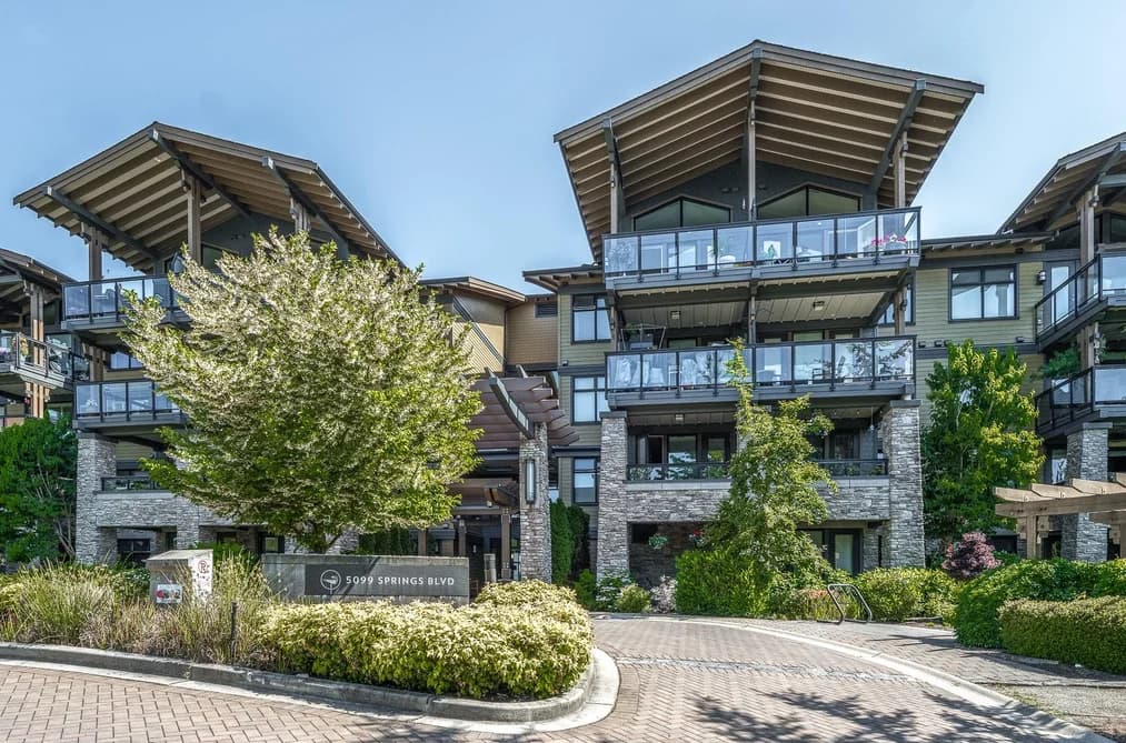 210 5099 SPRINGS BOULEVARD, Tsawwassen, BC — Residential for Sale - Main Photo