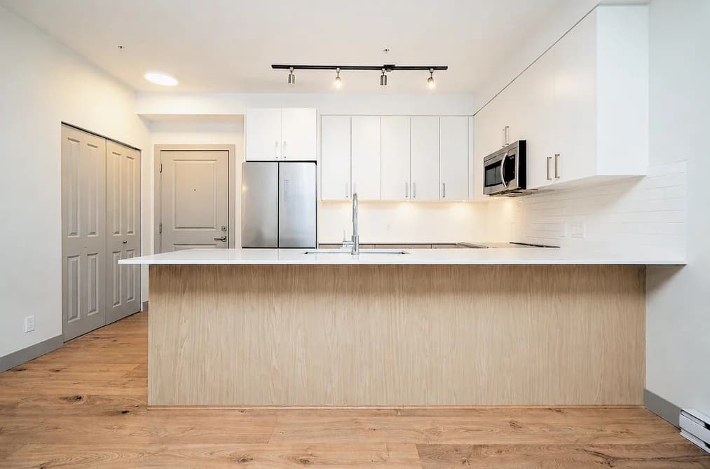 210 6968 ROYAL OAK AVENUE, Burnaby, BC — Residential for Sale - Main Photo