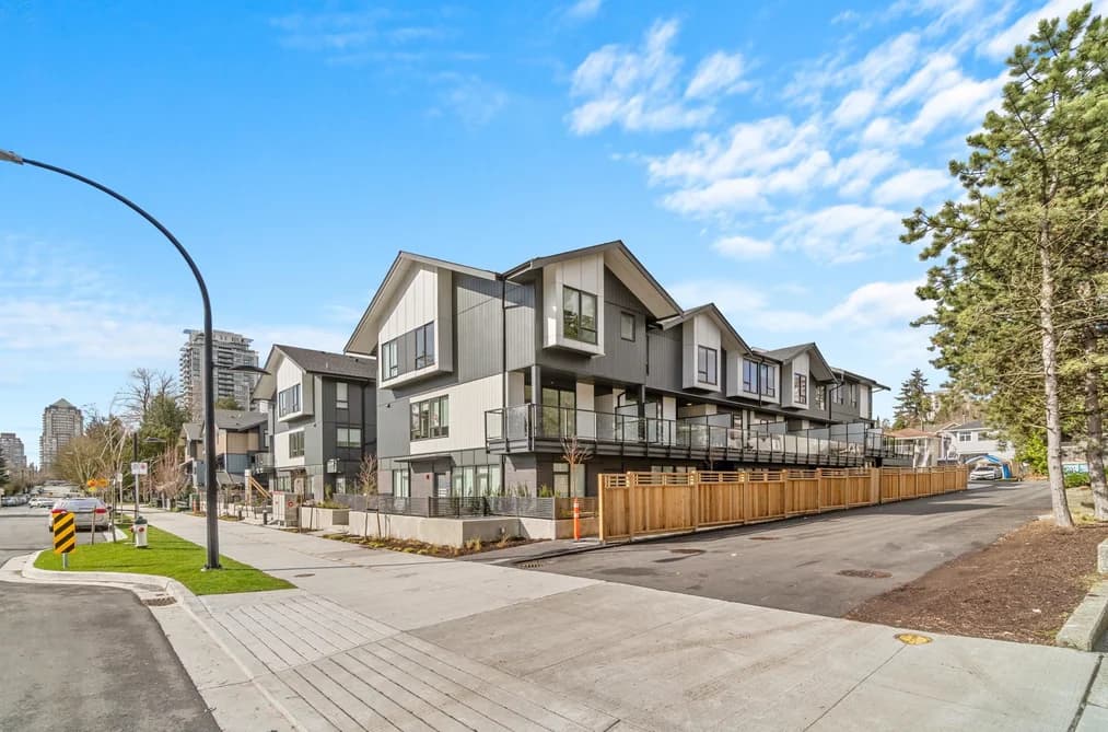 210 7161 17TH AVENUE, Burnaby, BC — Residential for Sale - Photo 2