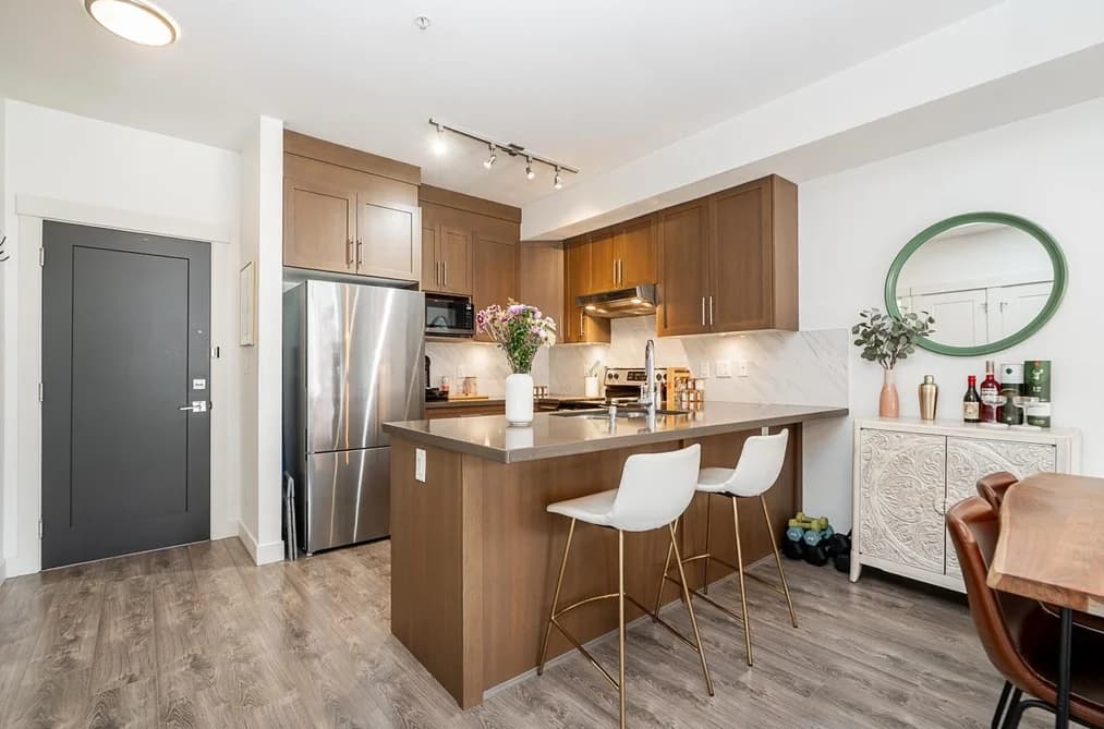 210 827 RODERICK AVENUE, Coquitlam, BC — Residential for Sale - Photo 2