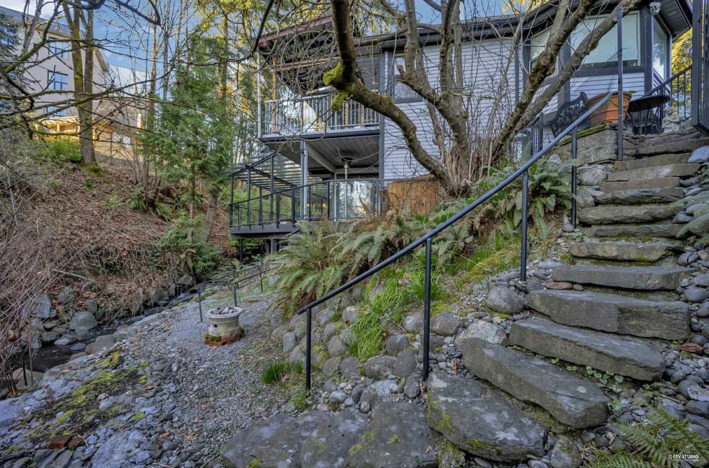 210 NELSON STREET, Coquitlam, BC — Residential for Sale - Photo 2