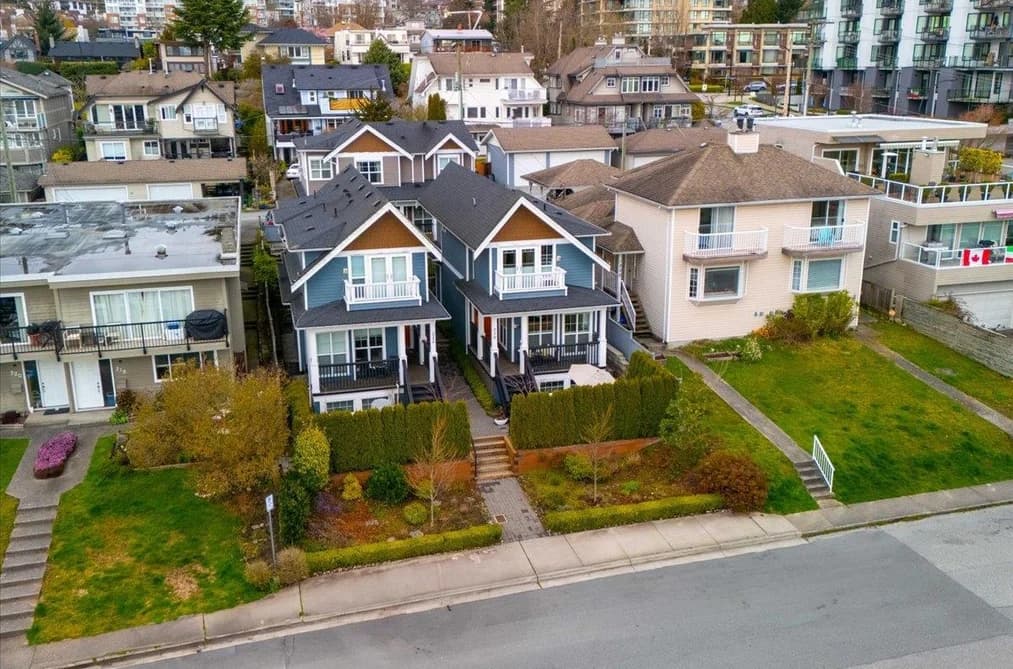 210 W 5TH STREET, North Vancouver, BC — Residential for Sale - Photo 2