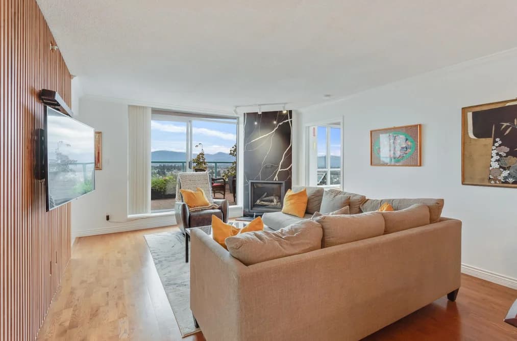 2102 612 SIXTH STREET, New Westminster, BC — Residential for Sale - Photo 2