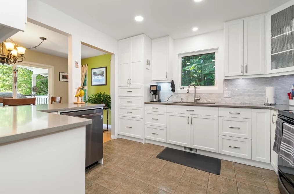 21035 SWALLOW PLACE, Hope, BC — Residential for Sale - Photo 2
