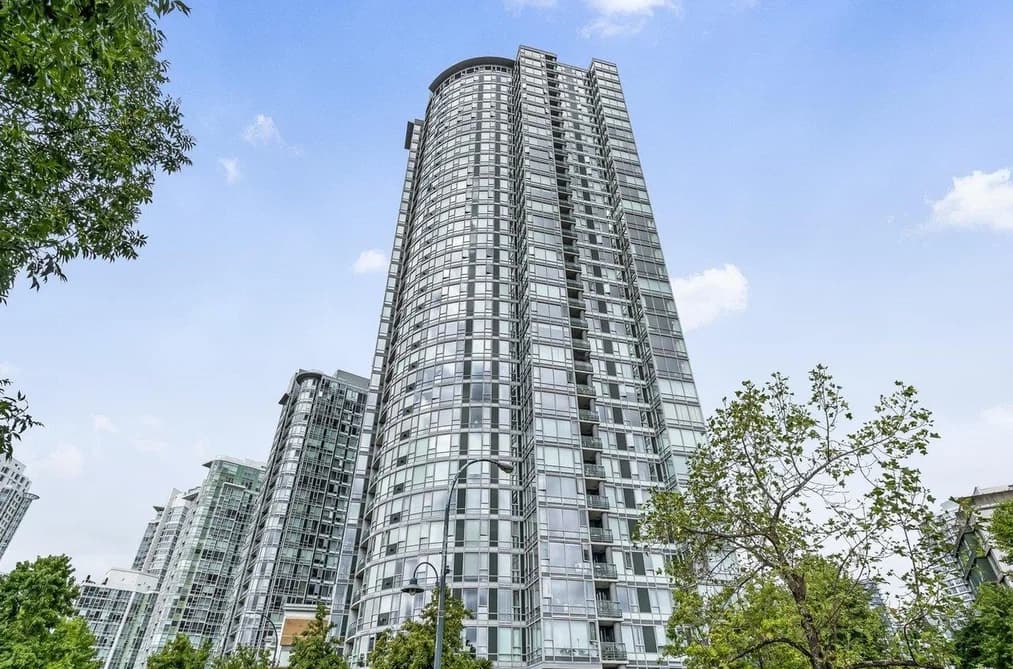 2105 1033 MARINASIDE CRESCENT, Vancouver, BC — Residential for Sale - Main Photo
