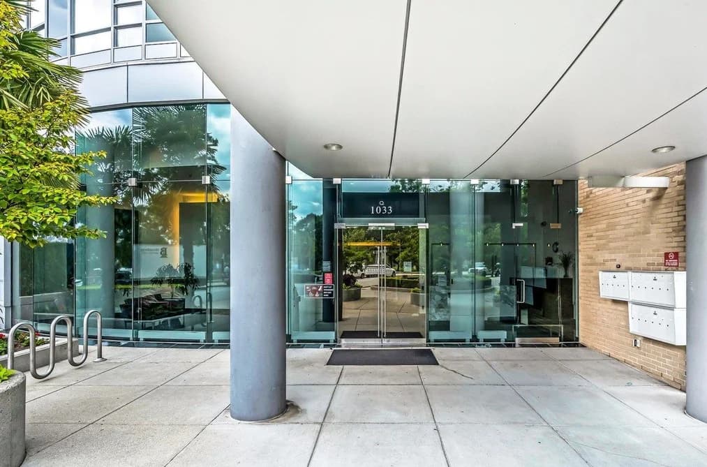 2105 1033 MARINASIDE CRESCENT, Vancouver, BC — Residential for Sale - Photo 2
