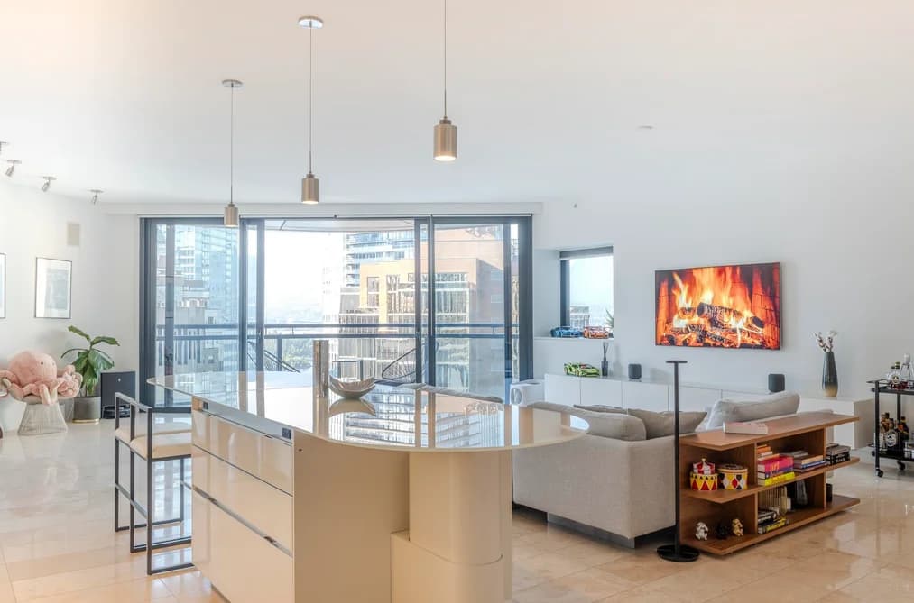 2106 838 W HASTINGS STREET, Vancouver, BC — Residential for Sale - Photo 2