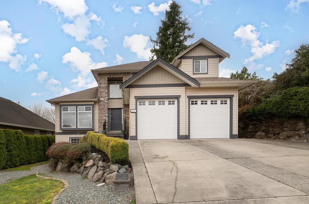 2107 ESSEX DRIVE, Abbotsford, BC — Residential for Sale - Main Photo