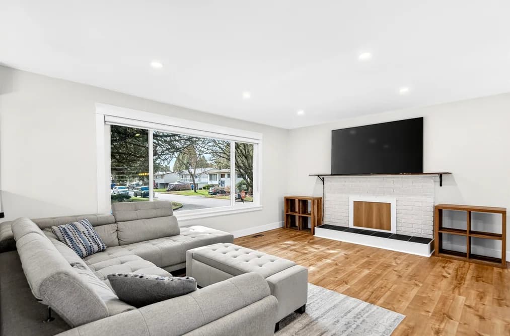 21099 BERRY AVENUE, Maple Ridge, BC — Residential for Sale - Photo 2
