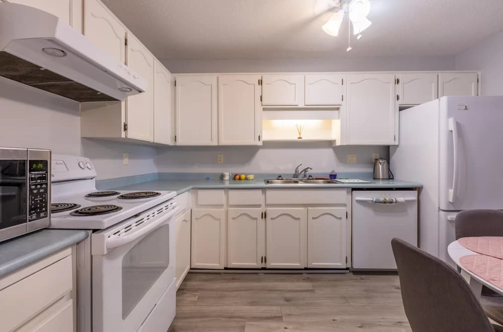 211 31850 UNION AVENUE, Abbotsford, BC — Residential for Sale - Photo 2