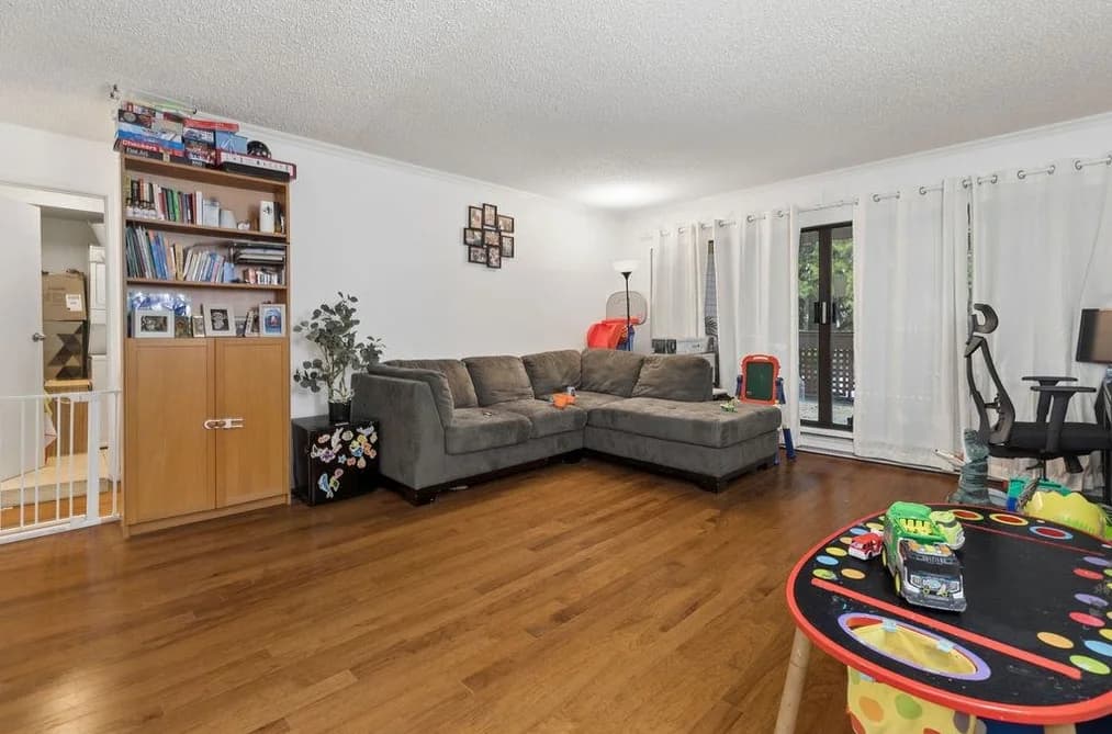 211 444 W 49TH AVENUE, Vancouver, BC — Residential for Sale - Photo 2