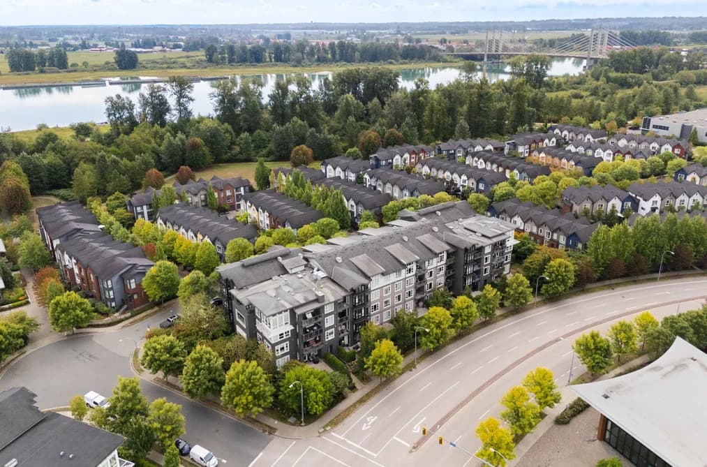 211 550 SEABORNE PLACE, Port Coquitlam, BC — Residential for Sale - Photo 2