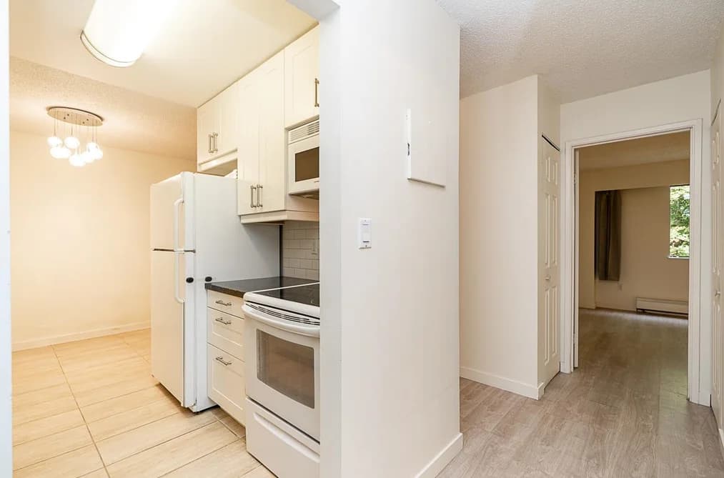 211 9101 HORNE STREET, Burnaby, BC — Residential for Sale - Photo 2