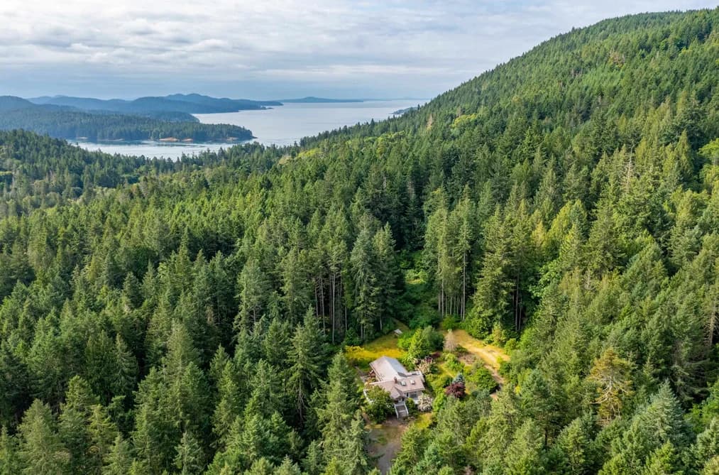 211 MORGAN ROAD, Galiano Island, BC — Residential for Sale - Photo 2