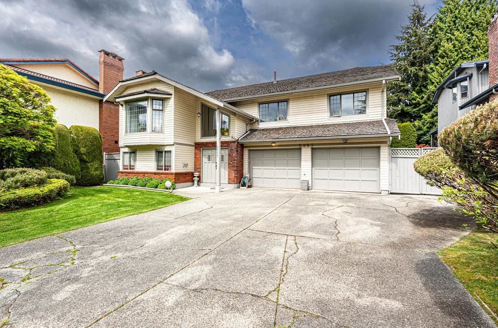 2117 KNIGHTSWOOD PLACE, Burnaby, BC — Residential for Sale - Photo 2