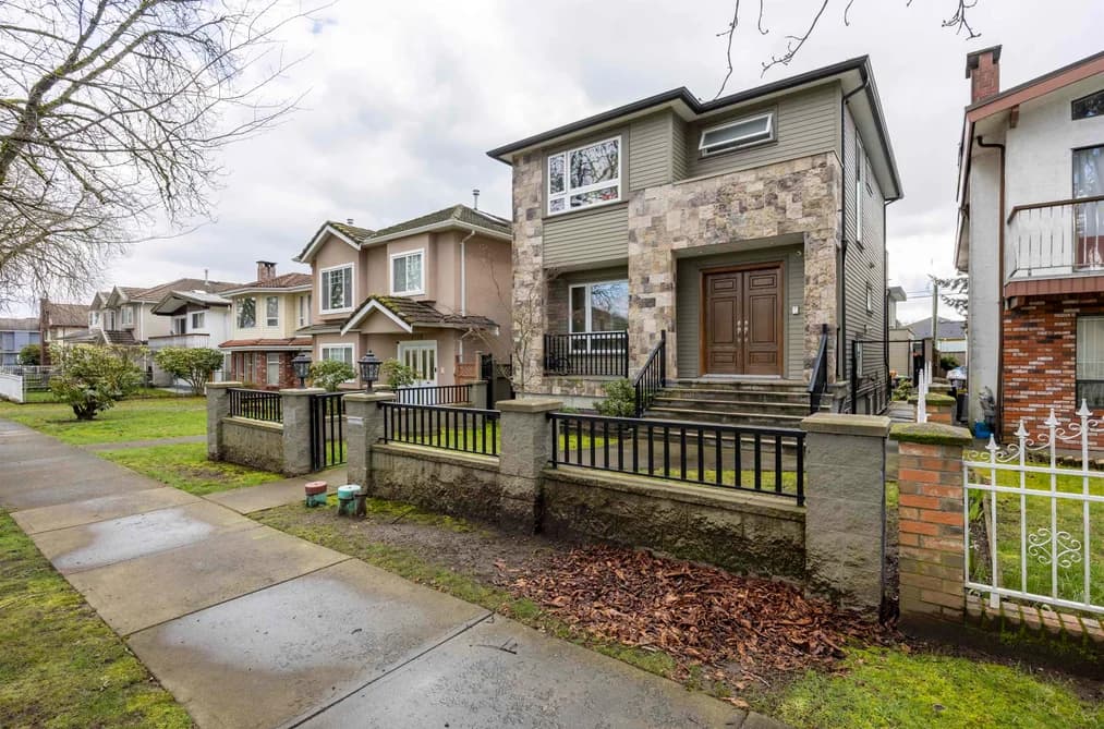 2118 WAVERLEY AVENUE, Vancouver, BC — Residential for Sale - Photo 2
