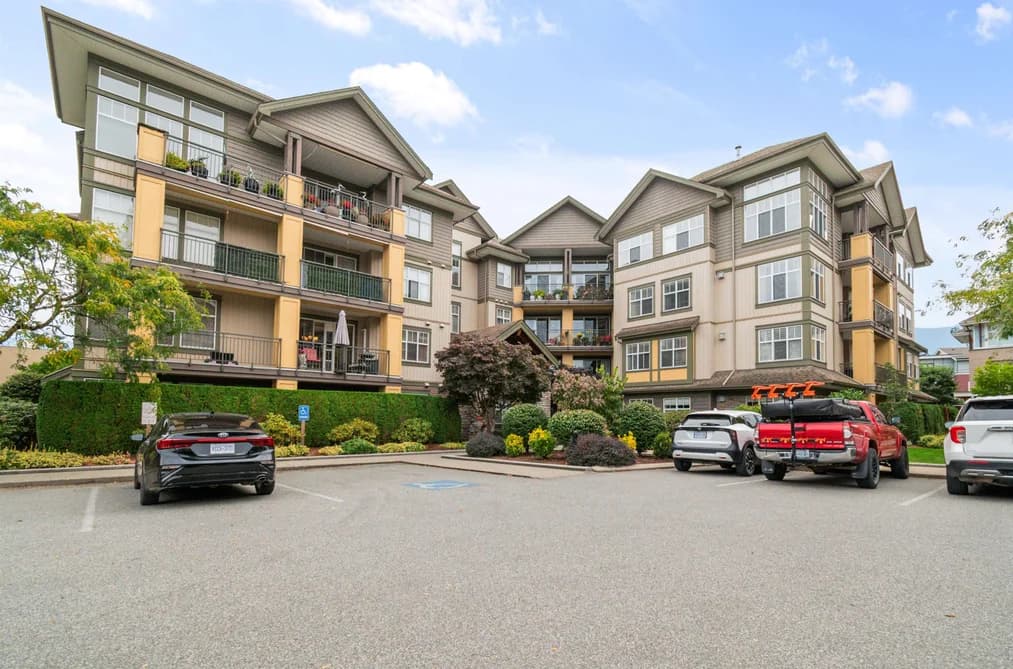 211B 45595 TAMIHI WAY, Chilliwack, BC — Residential for Sale - Photo 2