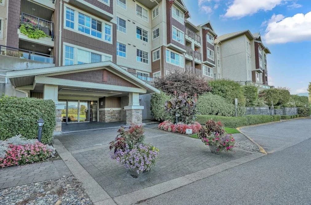 212 19677 MEADOW GARDENS WAY, Pitt Meadows, BC — Residential for Sale - Main Photo
