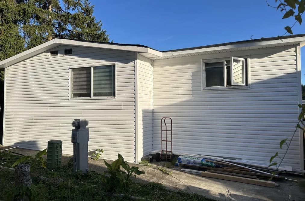 212 201 CAYER STREET, Coquitlam, BC — Residential for Sale - Photo 2