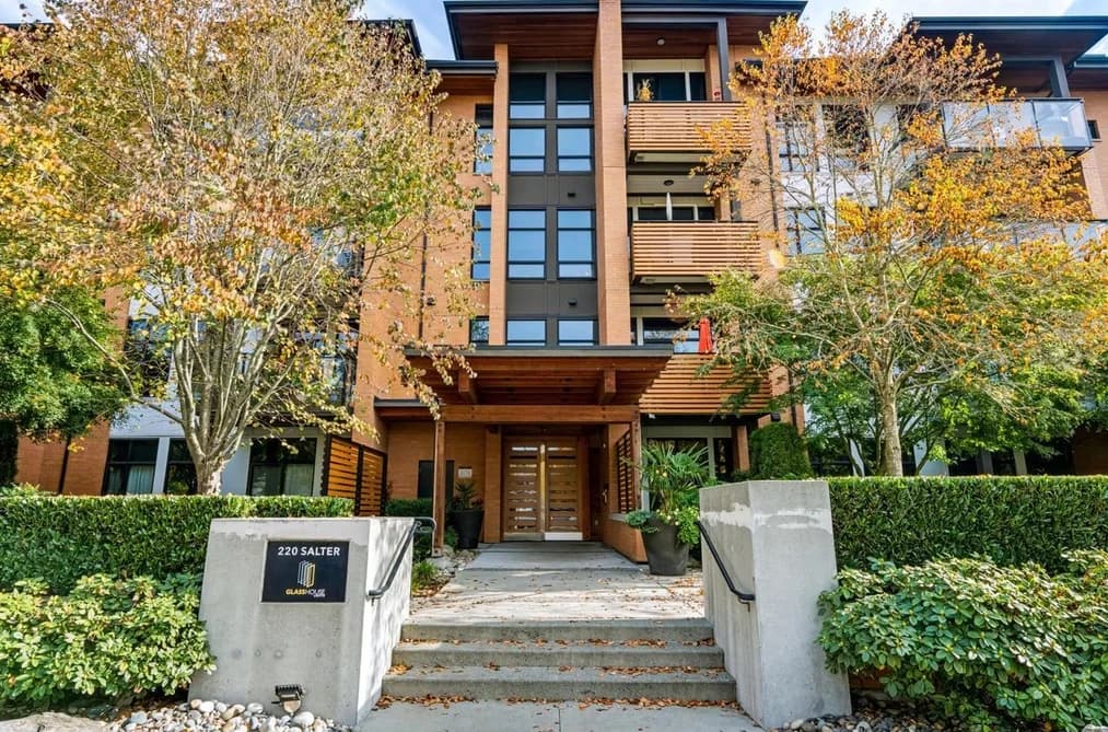 212 220 SALTER STREET, New Westminster, BC — Residential for Sale - Main Photo