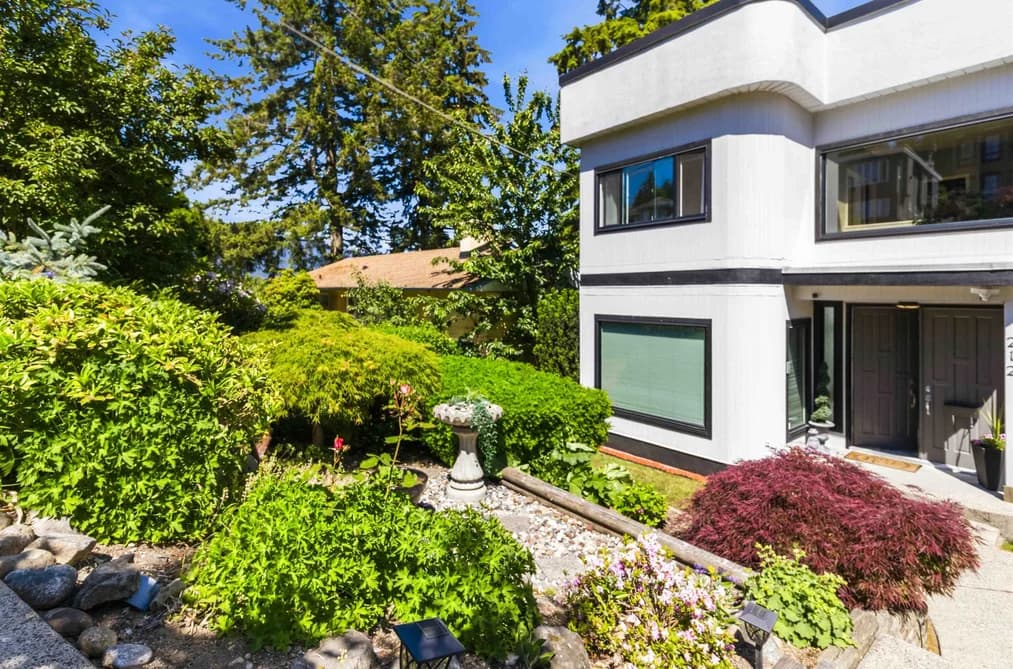 212 N SEA AVENUE, Burnaby, BC — Residential for Sale - Photo 2