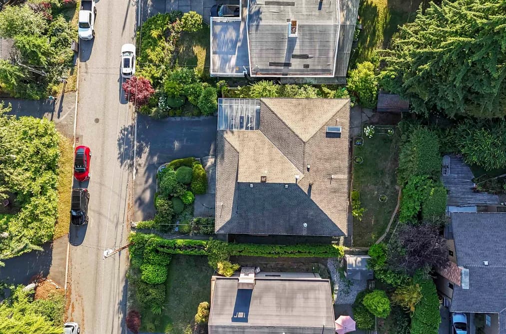212 W BALMORAL ROAD, North Vancouver, BC — Residential for Sale - Photo 2