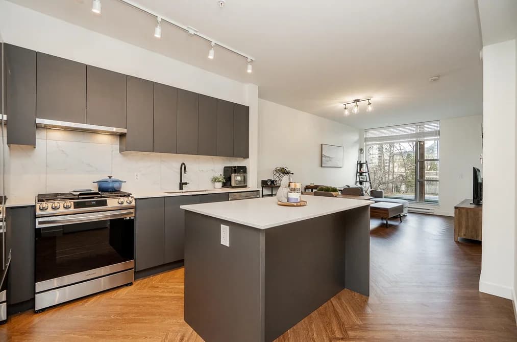 213 3229 ST JOHNS STREET, Port Moody, BC — Residential for Sale - Photo 2
