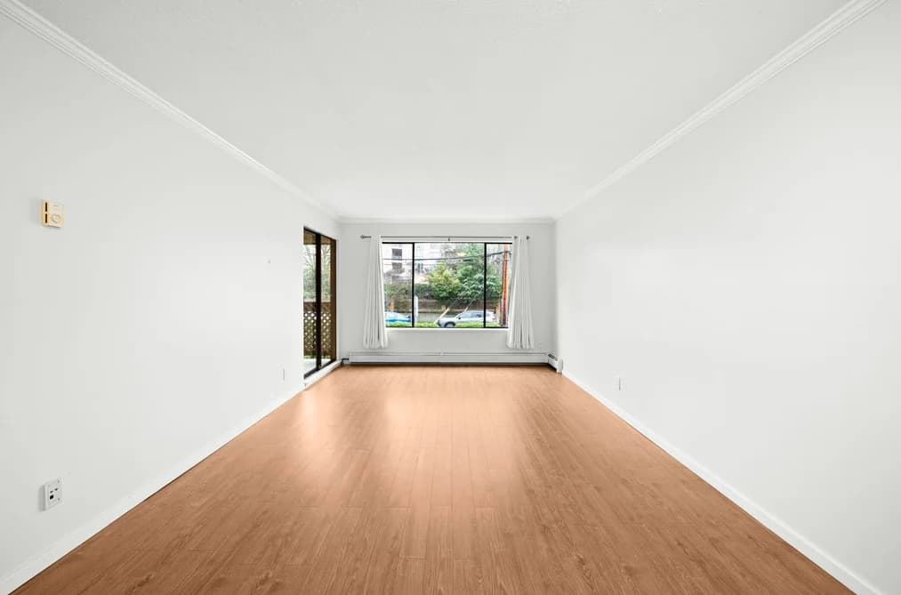 213 436 SEVENTH STREET, New Westminster, BC — Residential for Sale - Photo 2