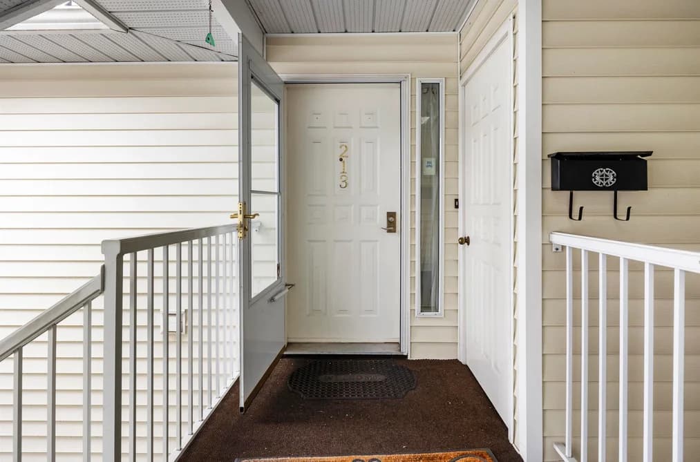 213 - 7156 121 Street, Surrey, BC - MLS: R3179652 - Photo 2 213 - 7156 121 Street, Surrey, BC - MLS: R3179652 - Photo 2