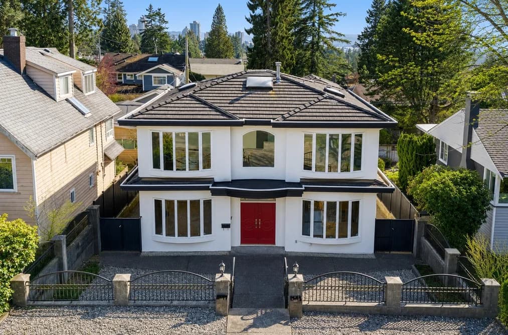 213 W 28TH STREET, North Vancouver, BC — Residential for Sale - Main Photo