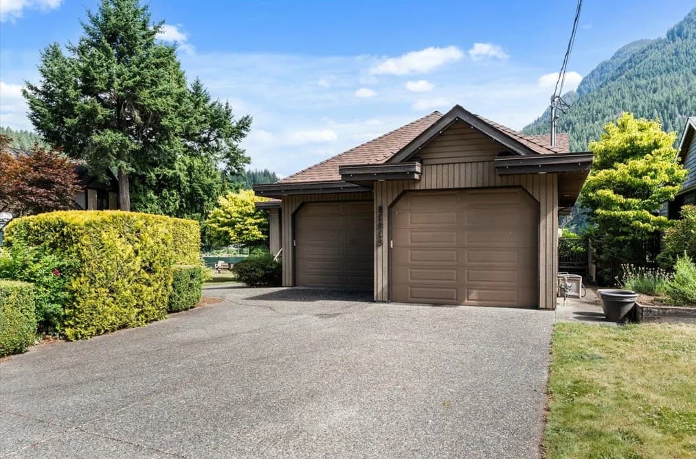 21313 LAKEVIEW CRESCENT, Hope, BC — Residential for Sale - Photo 2