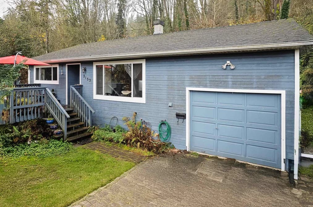 2133 HOPE STREET, Port Moody, BC — Residential for Sale - Photo 2