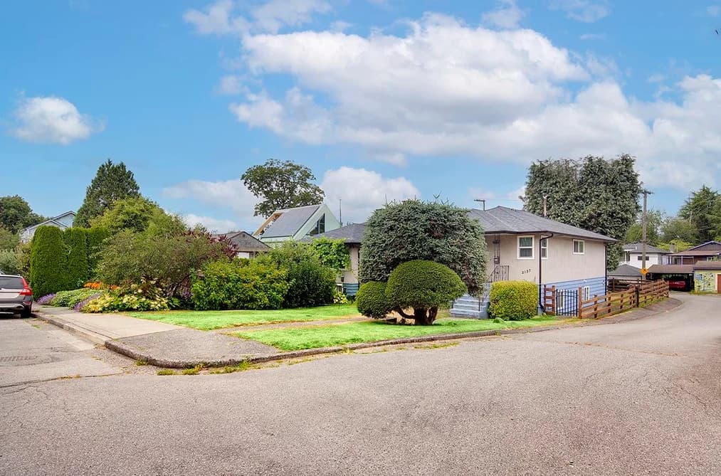 2137 20TH AVENUE, Vancouver, BC — Residential for Sale - Photo 2