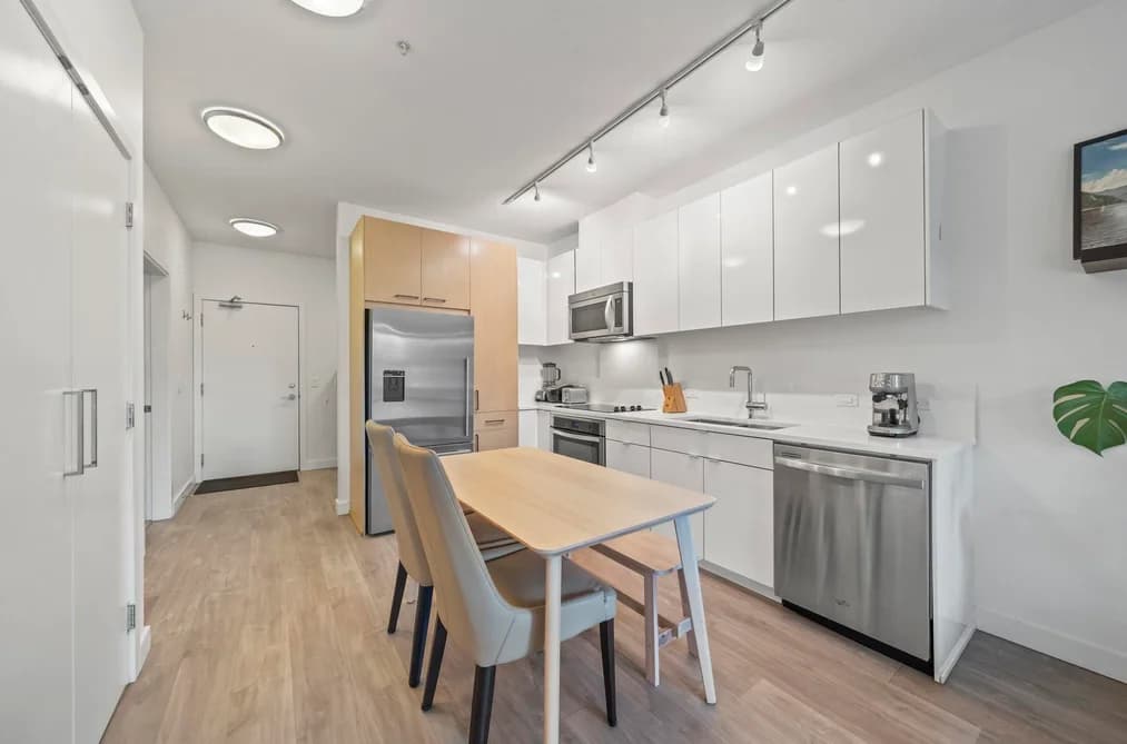 214 1621 HAMILTON AVENUE, North Vancouver, BC — Residential for Sale - Main Photo