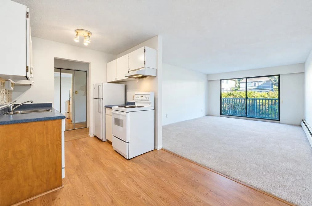 214 310 W 3RD STREET, North Vancouver, BC — Residential for Sale - Photo 2