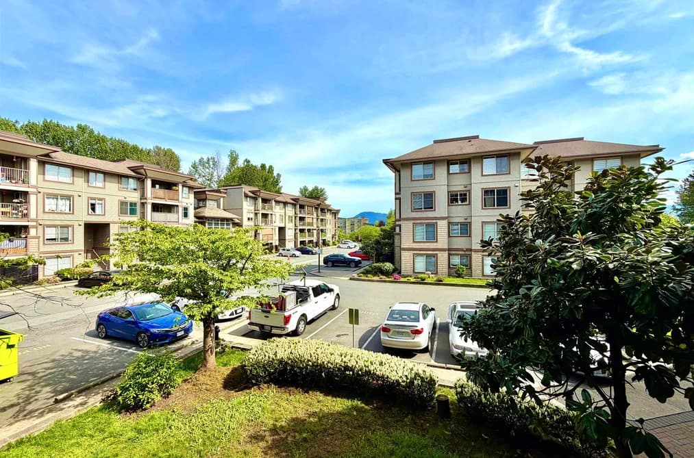 214 45555 YALE ROAD, Chilliwack, BC — Residential for Sale - Photo 2