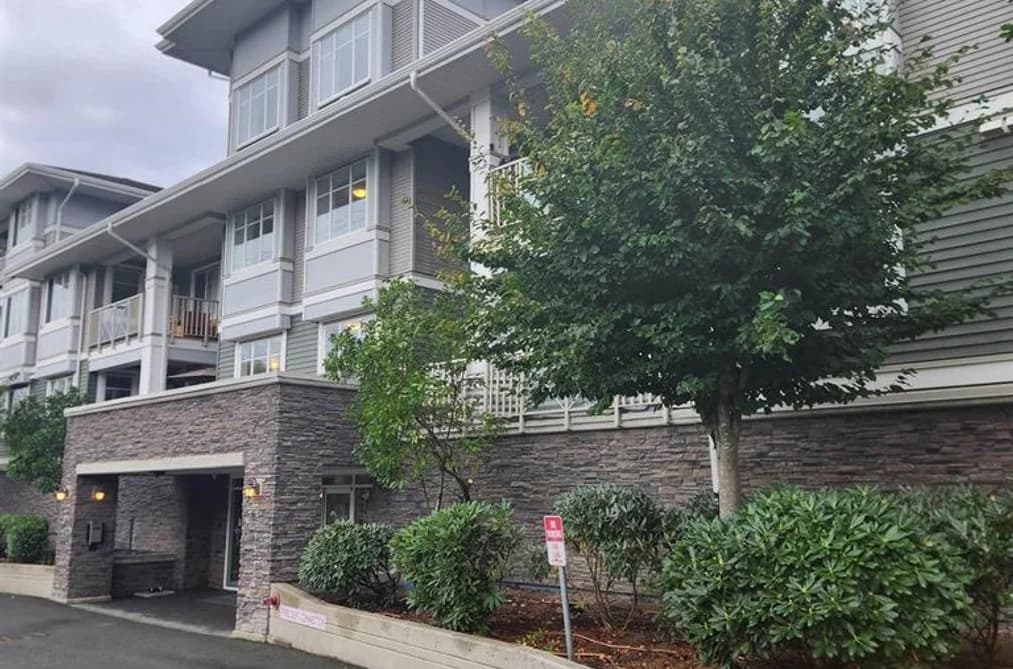 214 46262 FIRST AVENUE, Chilliwack, BC — Residential for Sale - Main Photo