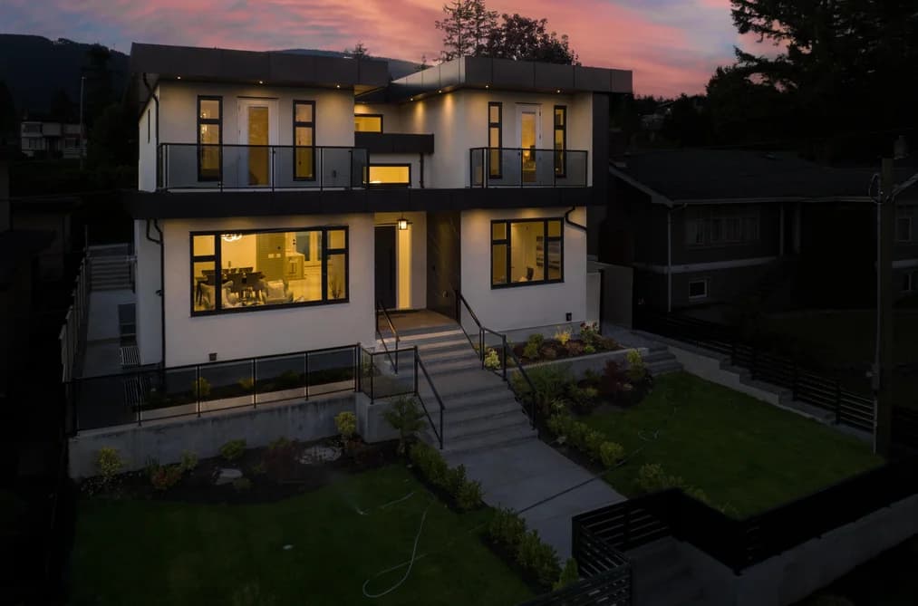214 W 24TH STREET, North Vancouver, BC — Residential for Sale - Photo 2