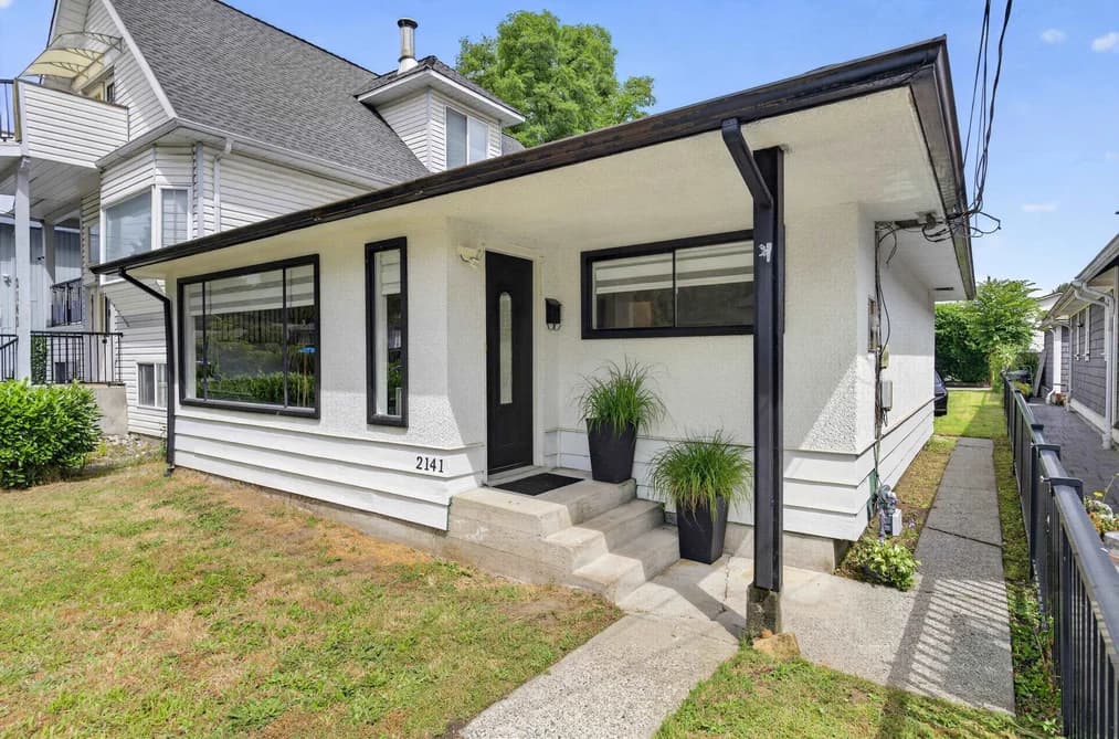 2141 FRASER AVENUE, Port Coquitlam, BC — Residential for Sale - Main Photo