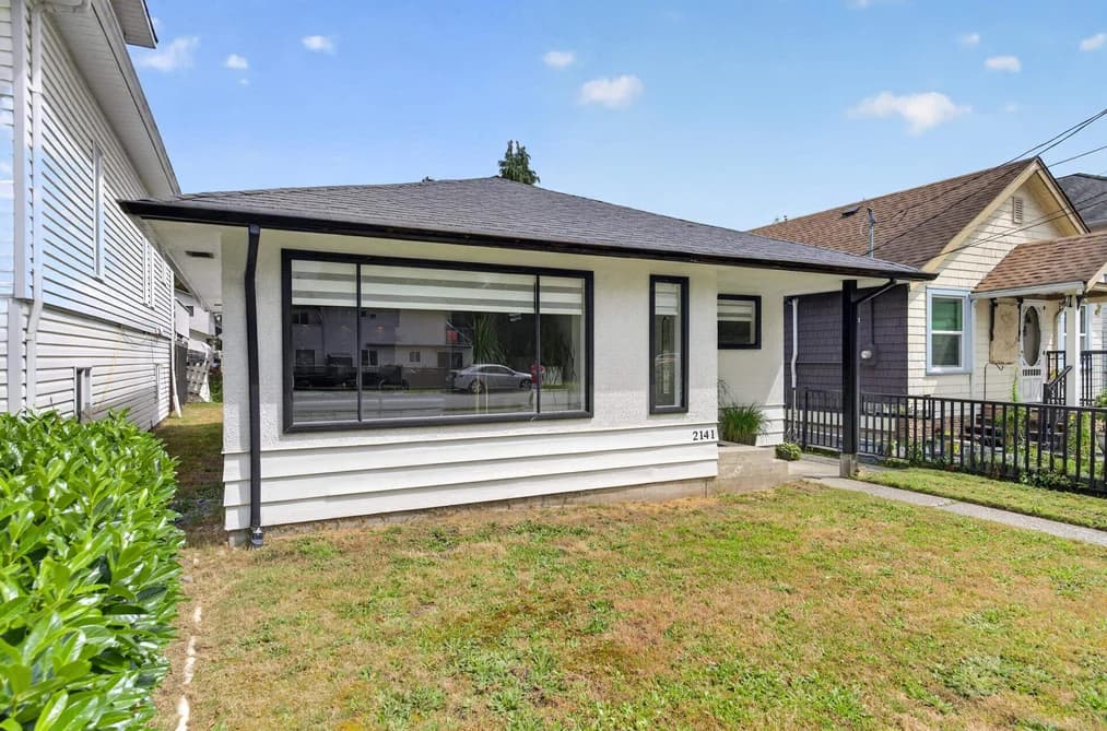 2141 FRASER AVENUE, Port Coquitlam, BC — Residential for Sale - Photo 2